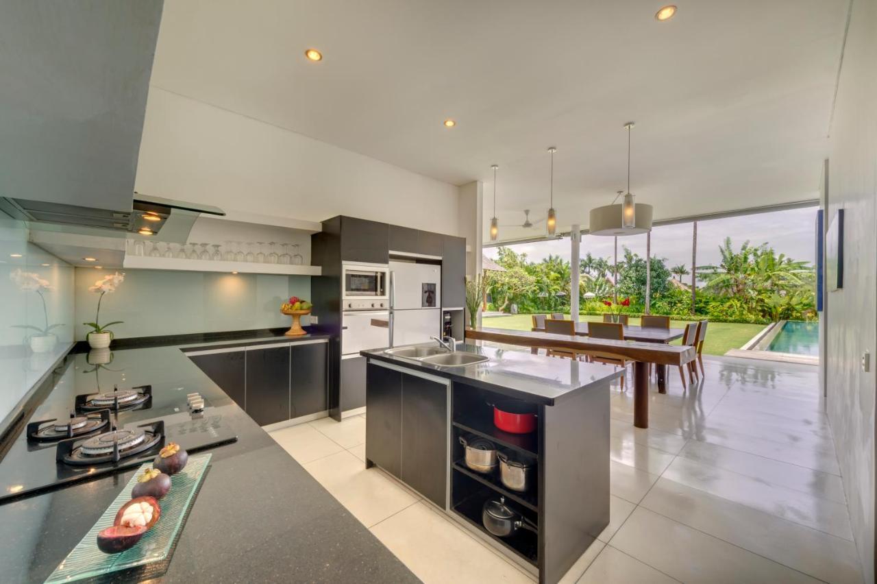 Villa Kavya - 8-Minute Walk From Berawa Beach Canggu  Exterior photo