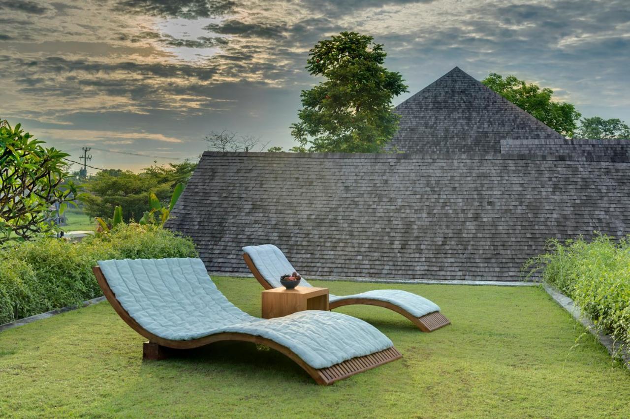 Villa Kavya - 8-Minute Walk From Berawa Beach Canggu  Exterior photo